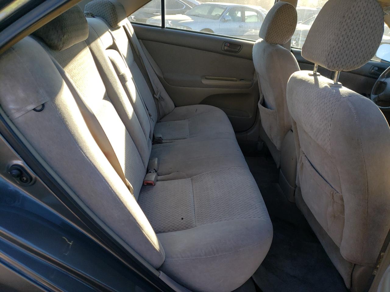 Photo 6 from auction – 2004 TOYOTA CAMRY LE with VIN 4T1BE32K24U818656