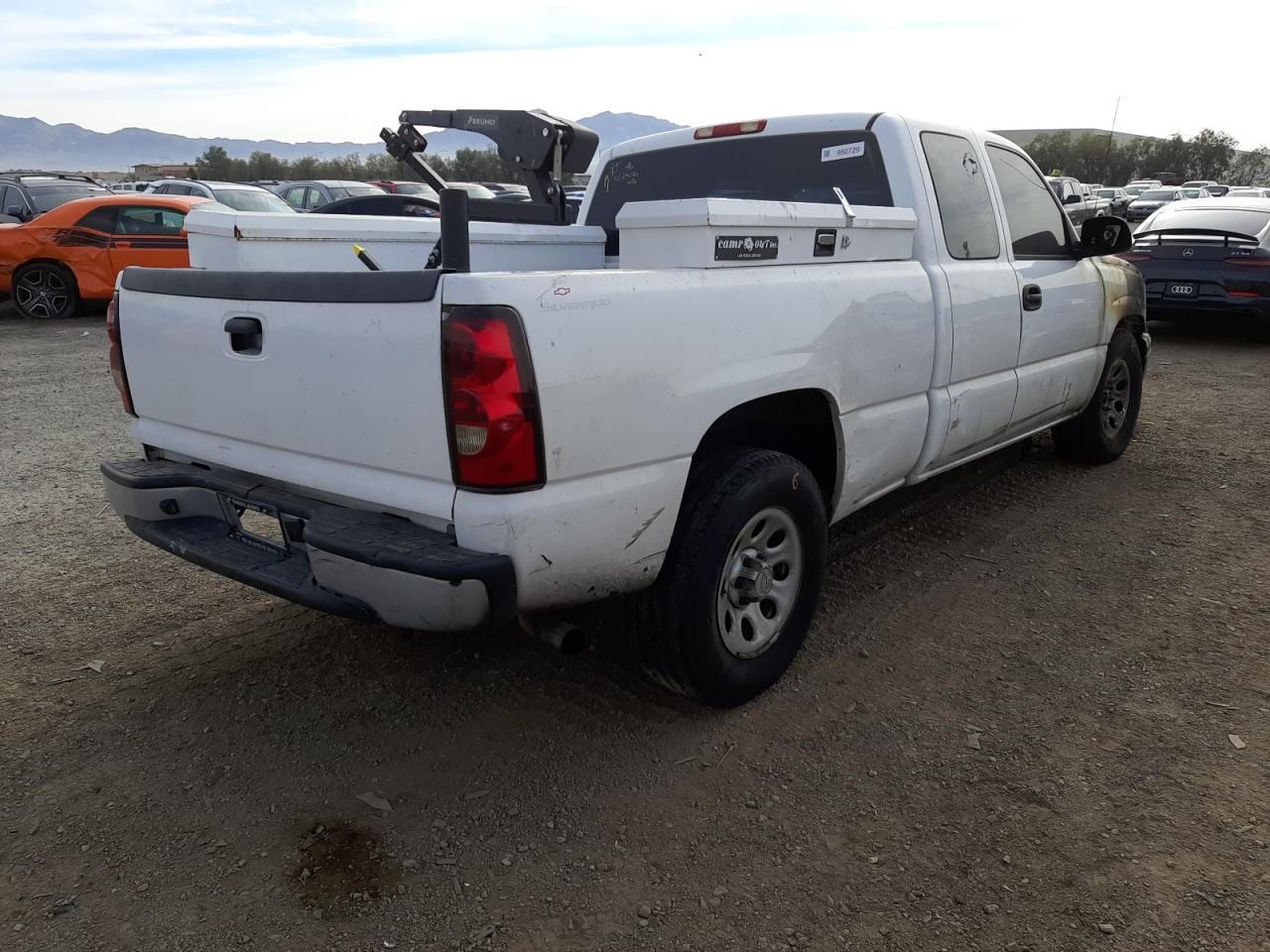 Photo 4 from auction – 2005 CHEVROLET SILVERADO with VIN 1GCEC19X45Z350799