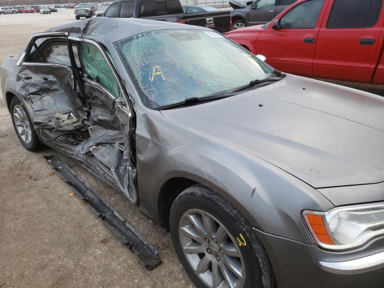 Photo 9 from auction – 2012 CHRYSLER 300 LIMITE with VIN 2C3CCACG3CH138977