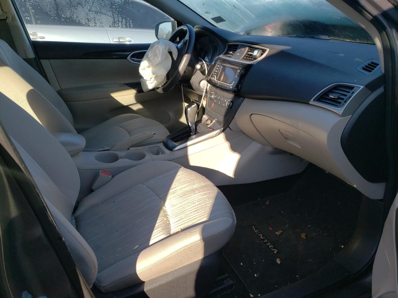 Photo 5 from auction – 2016 NISSAN SENTRA S with VIN 3N1AB7AP8GL669832