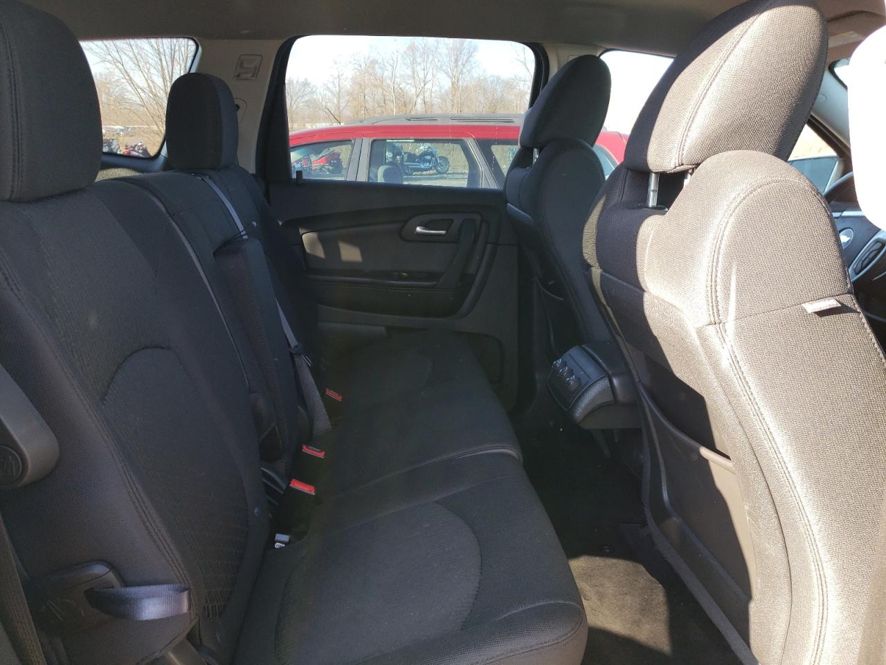 Photo 6 from auction – 2011 CHEVROLET TRAVERSE L with VIN 1GNKRGED3BJ317469