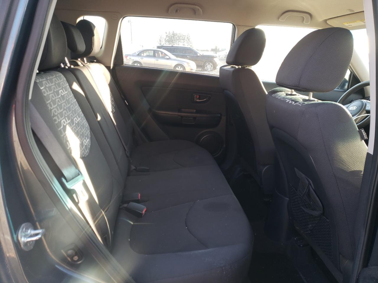 Photo 6 from auction – 2011 KIA SOUL + with VIN KNDJT2A26B7201578