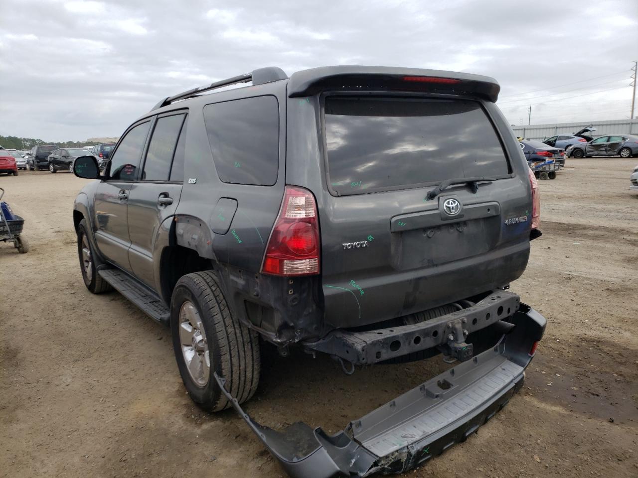 Photo 3 from auction – 2005 TOYOTA 4RUNNER SR with VIN JTEZU14R150048118