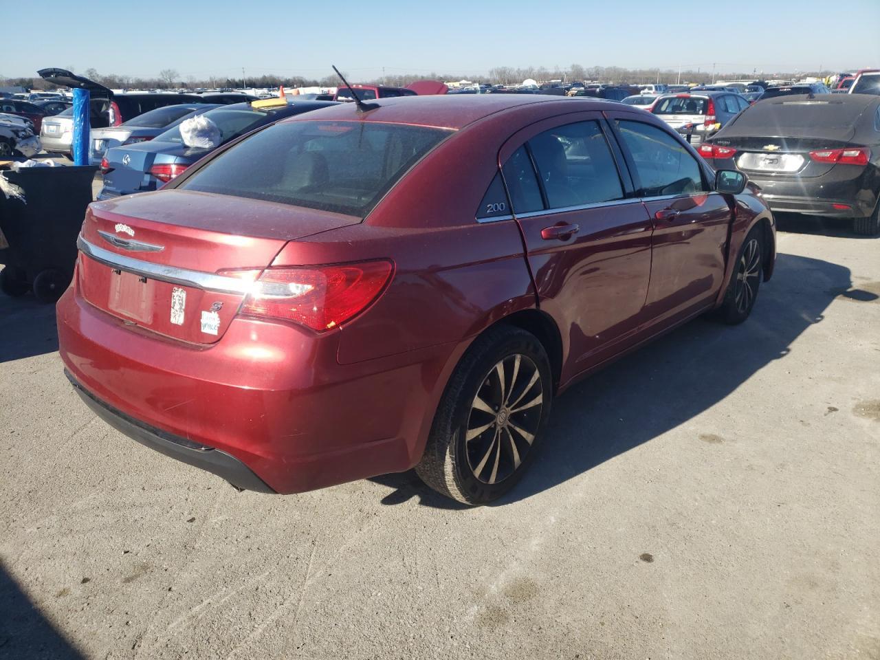Photo 4 from auction – 2013 CHRYSLER 200 LIMITE with VIN 1C3CCBCGXDN570559
