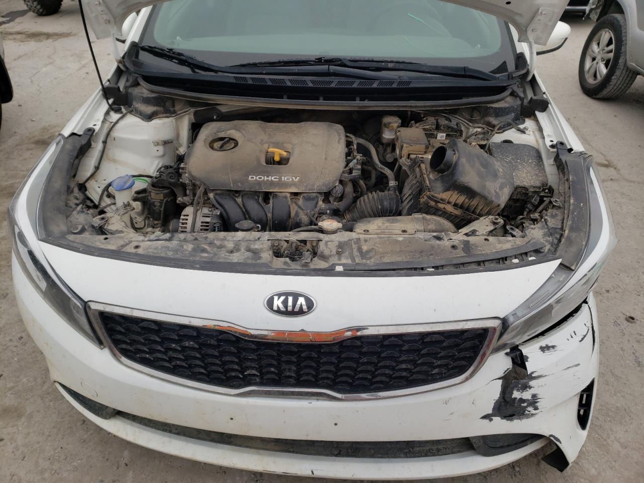 Photo 7 from auction – 2017 KIA FORTE LX with VIN 3KPFK4A72HE071839