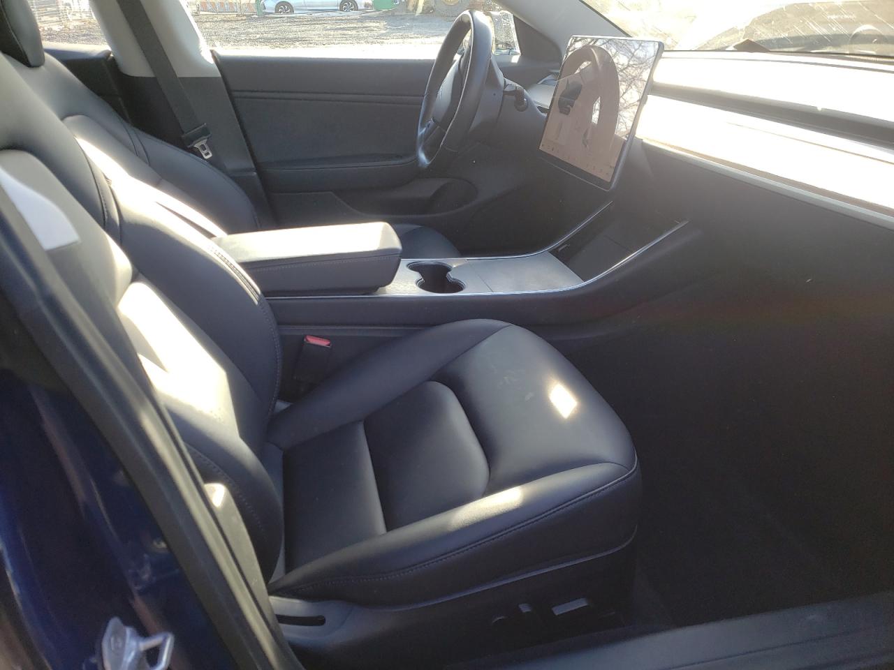 Photo 5 from auction – 2018 TESLA MODEL 3 with VIN 5YJ3E1EB2JF121856