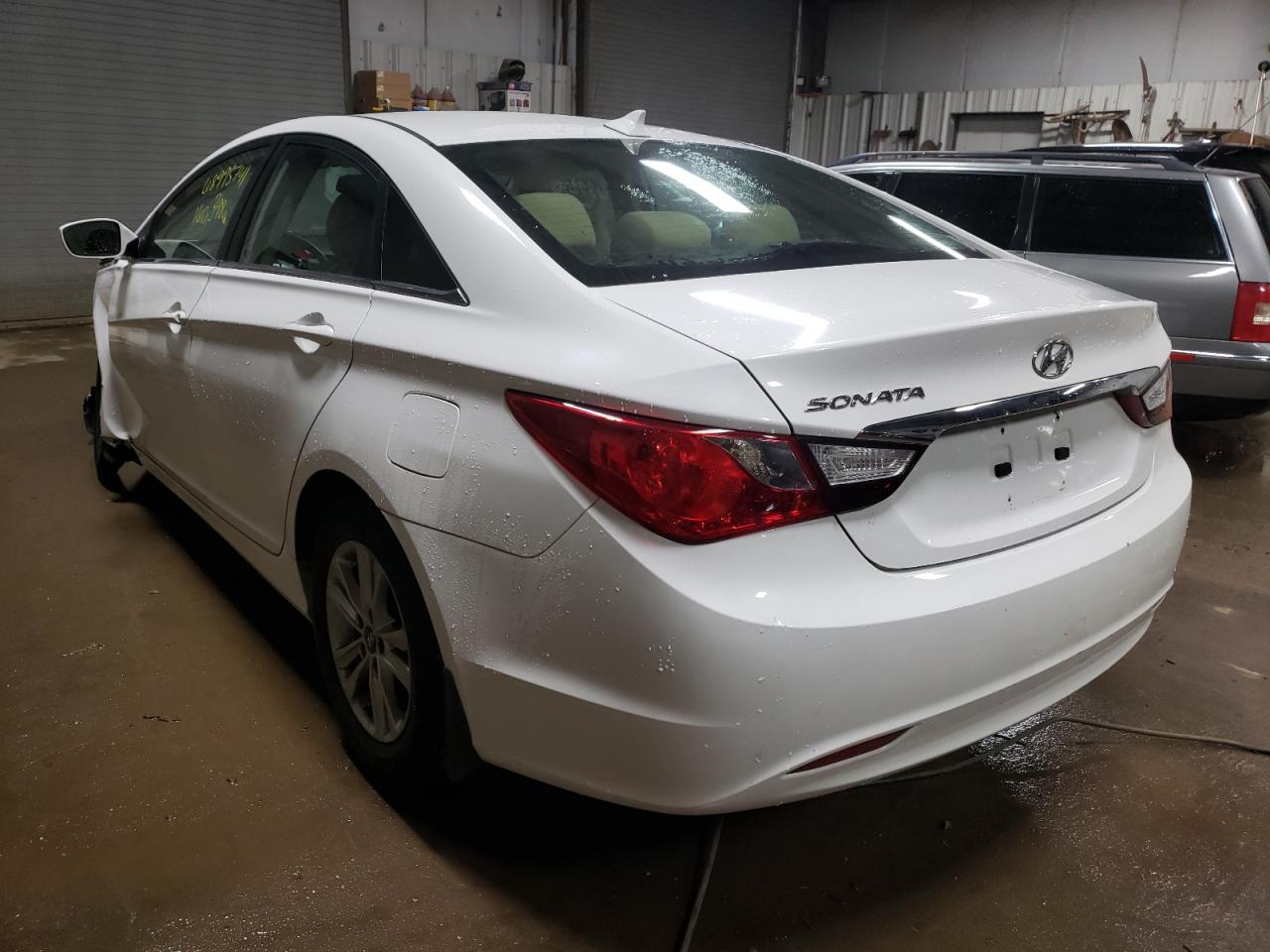 Photo 3 from auction – 2012 HYUNDAI SONATA with VIN 5NPEB4AC6CH459508