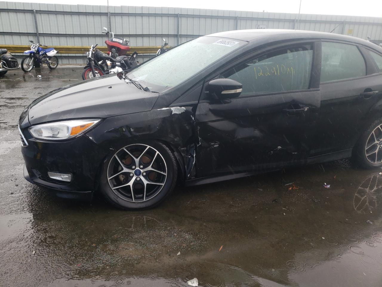 Photo 9 from auction – 2015 FORD FOCUS SE with VIN 1FADP3F27FL235547