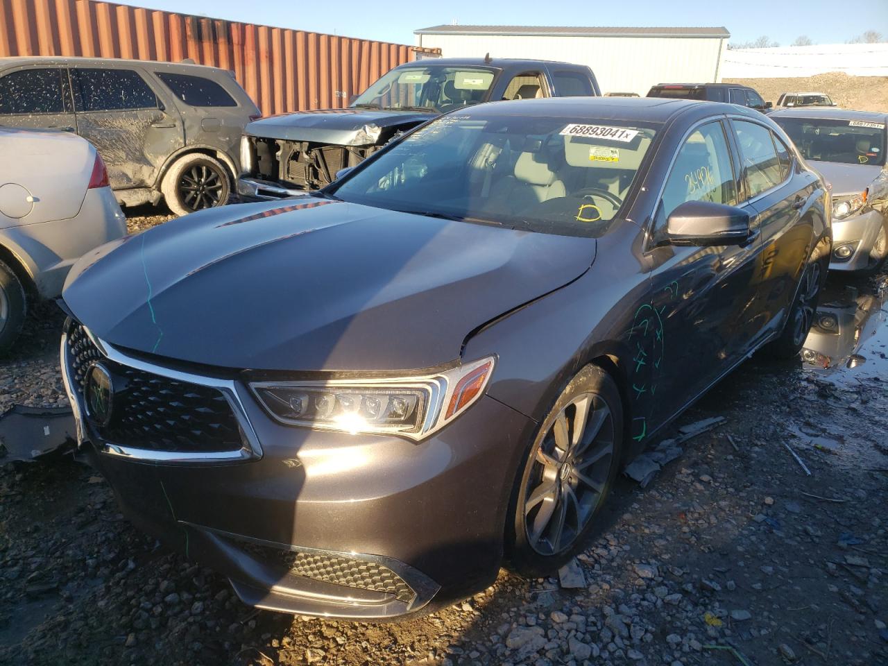 Photo 2 from auction – 2018 ACURA TLX with VIN 19UUB2F33JA011287