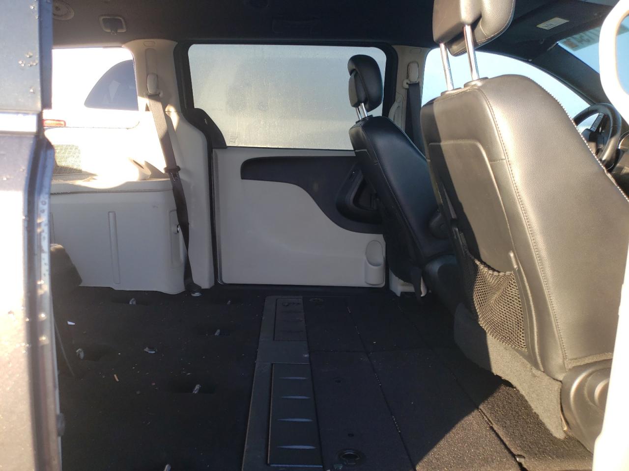 Photo 6 from auction – 2017 DODGE GRAND CARA with VIN 2C4RDGCG8HR690580