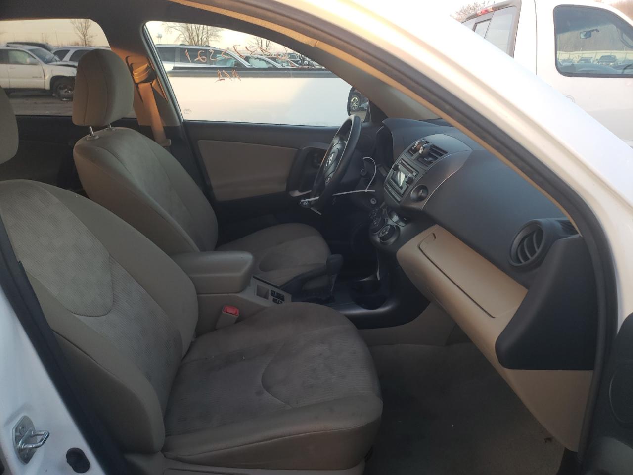 Photo 5 from auction – 2012 TOYOTA RAV4 with VIN 2T3BF4DV5CW255702