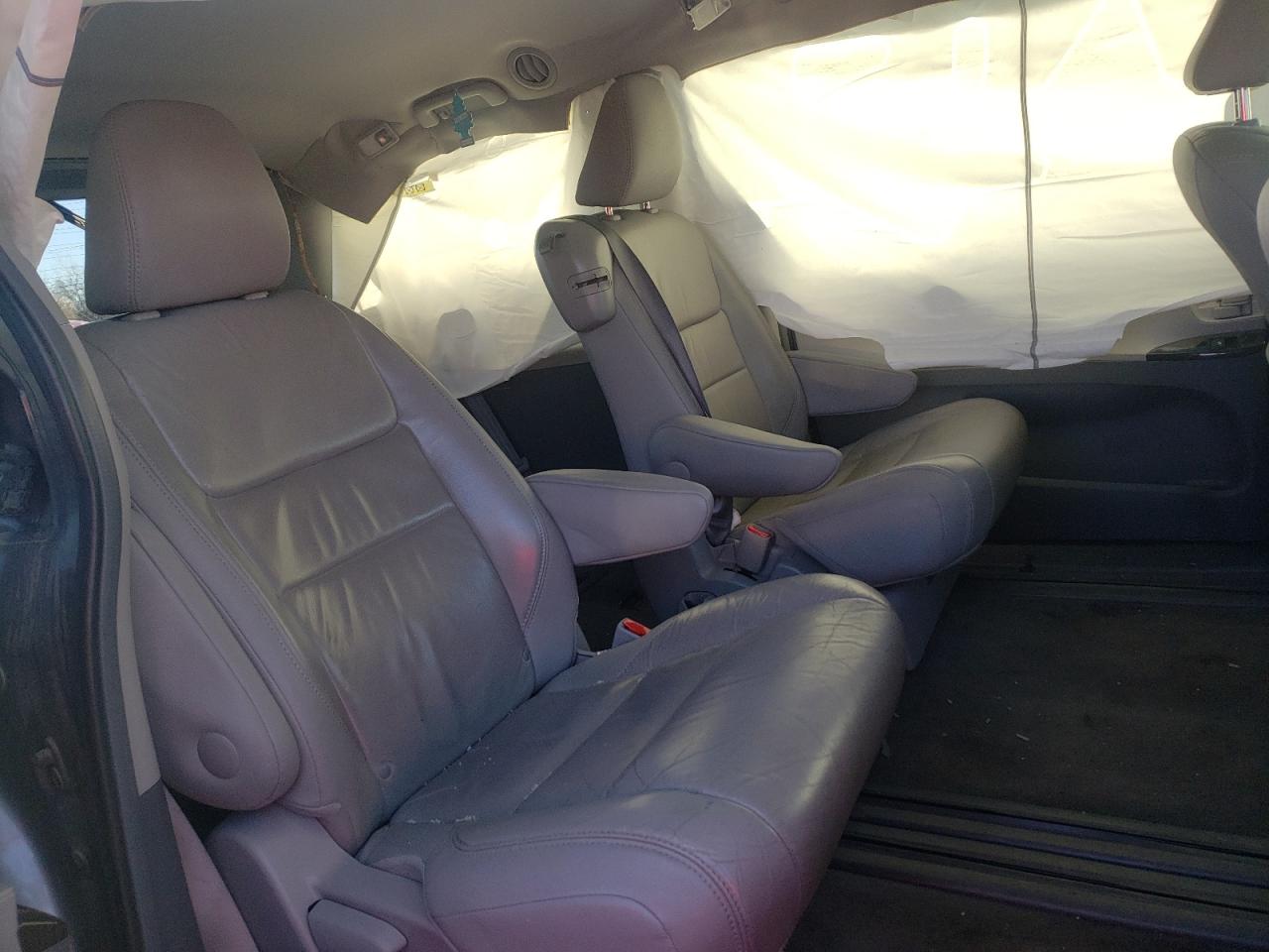 Photo 6 from auction – 2016 TOYOTA SIENNA XLE with VIN 5TDYK3DC5GS719559