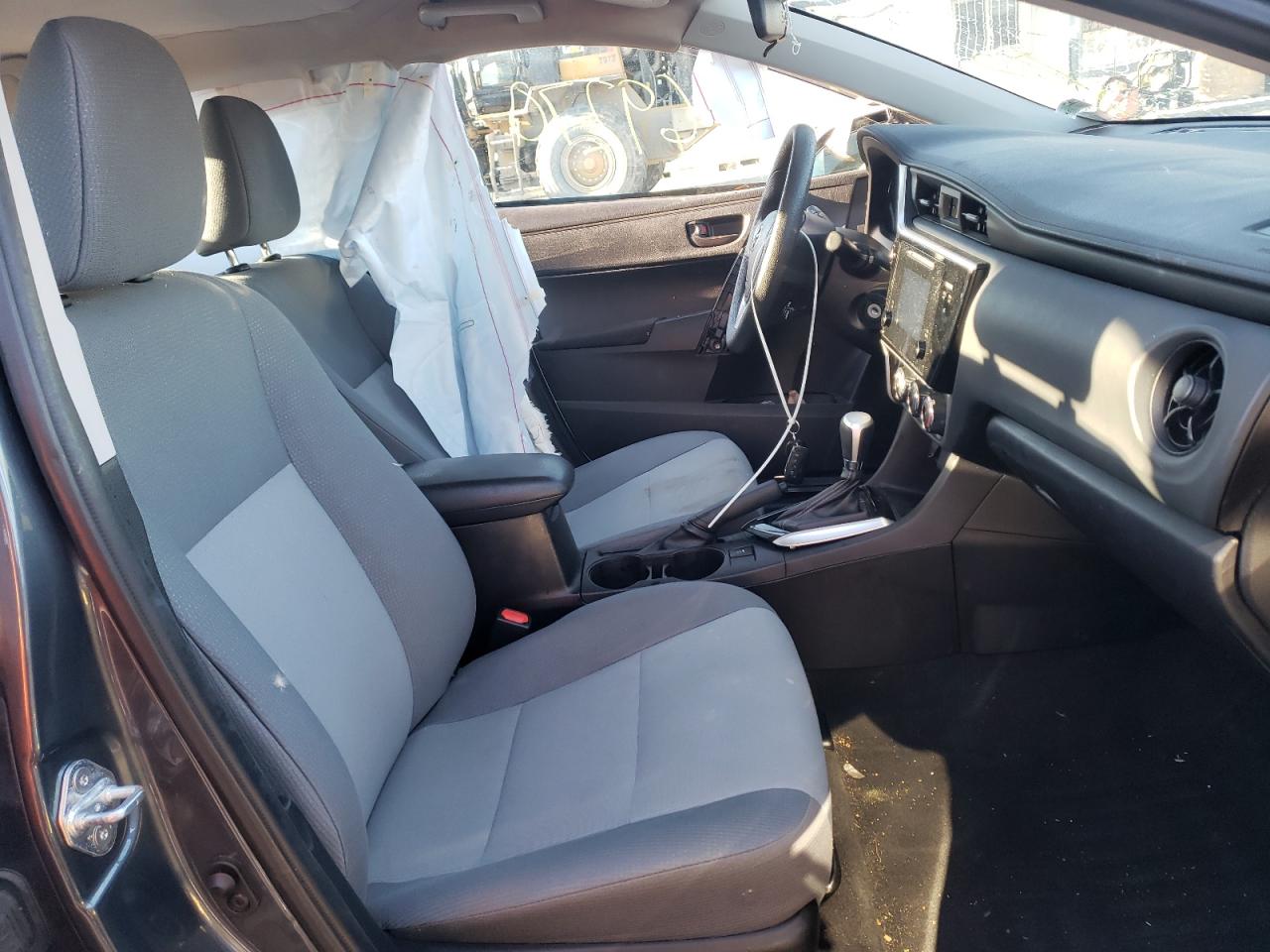 Photo 5 from auction – 2017 TOYOTA COROLLA L with VIN 2T1BURHE9HC878450