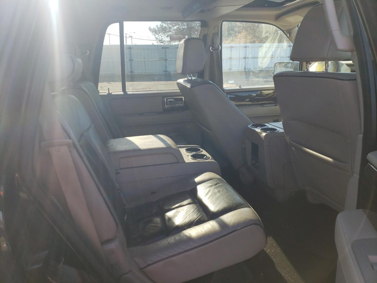 Photo 6 from auction – 2008 LINCOLN NAVIGATOR with VIN 5LMFU28548LJ10255