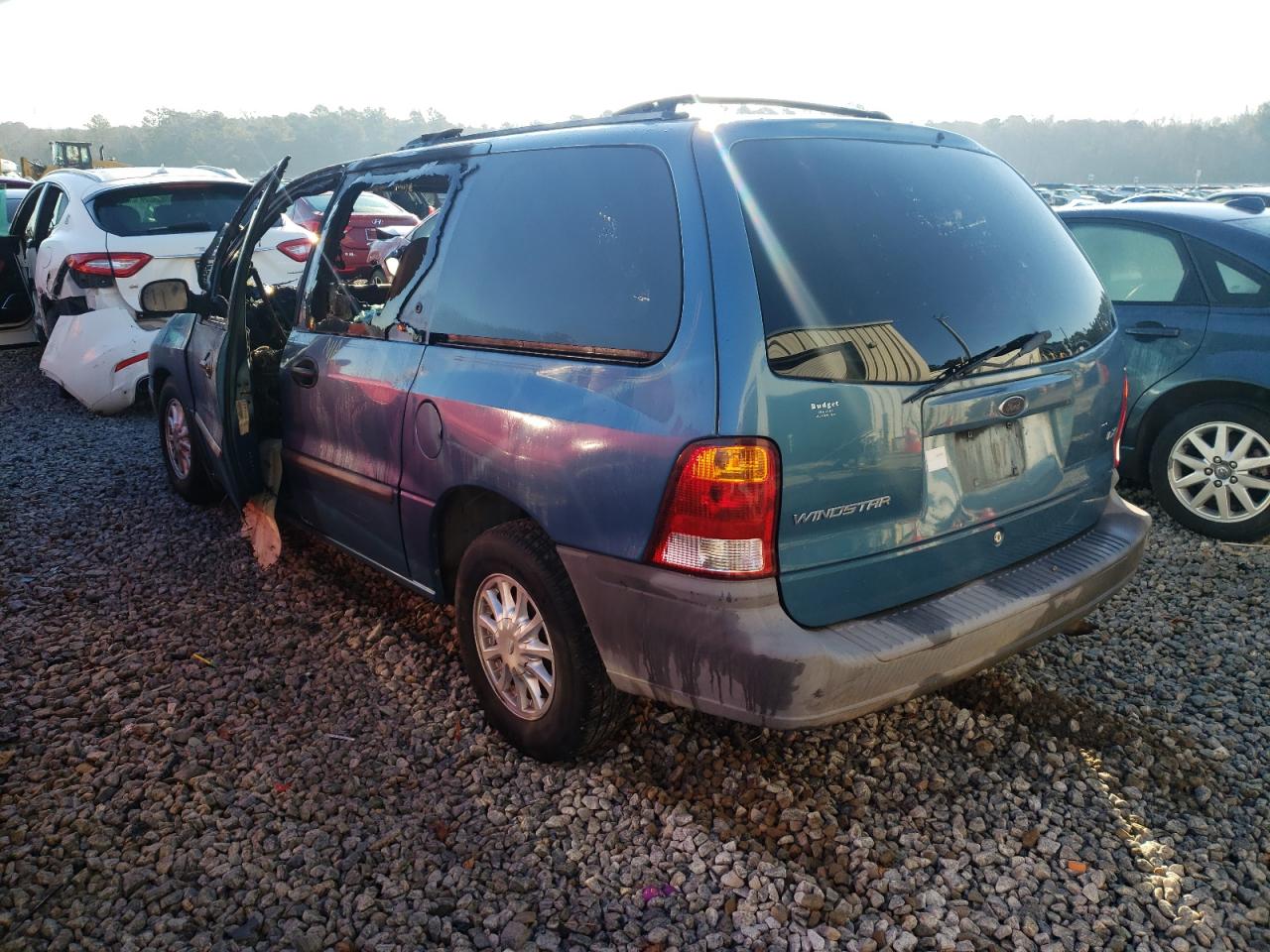 Photo 3 from auction – 2001 FORD WINDSTAR L with VIN 2FMZA51441BB52829