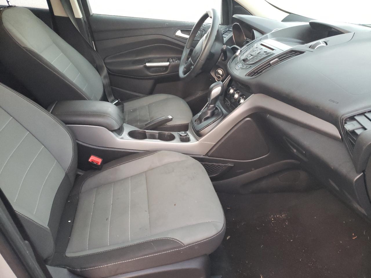 Photo 5 from auction – 2016 FORD ESCAPE SE with VIN 1FMCU9GX0GUC89257