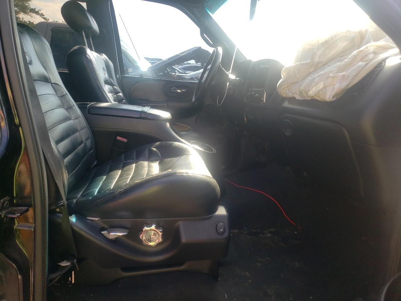 Photo 5 from auction – 2001 FORD F150 SUPER with VIN 1FTRW07L41KA90359