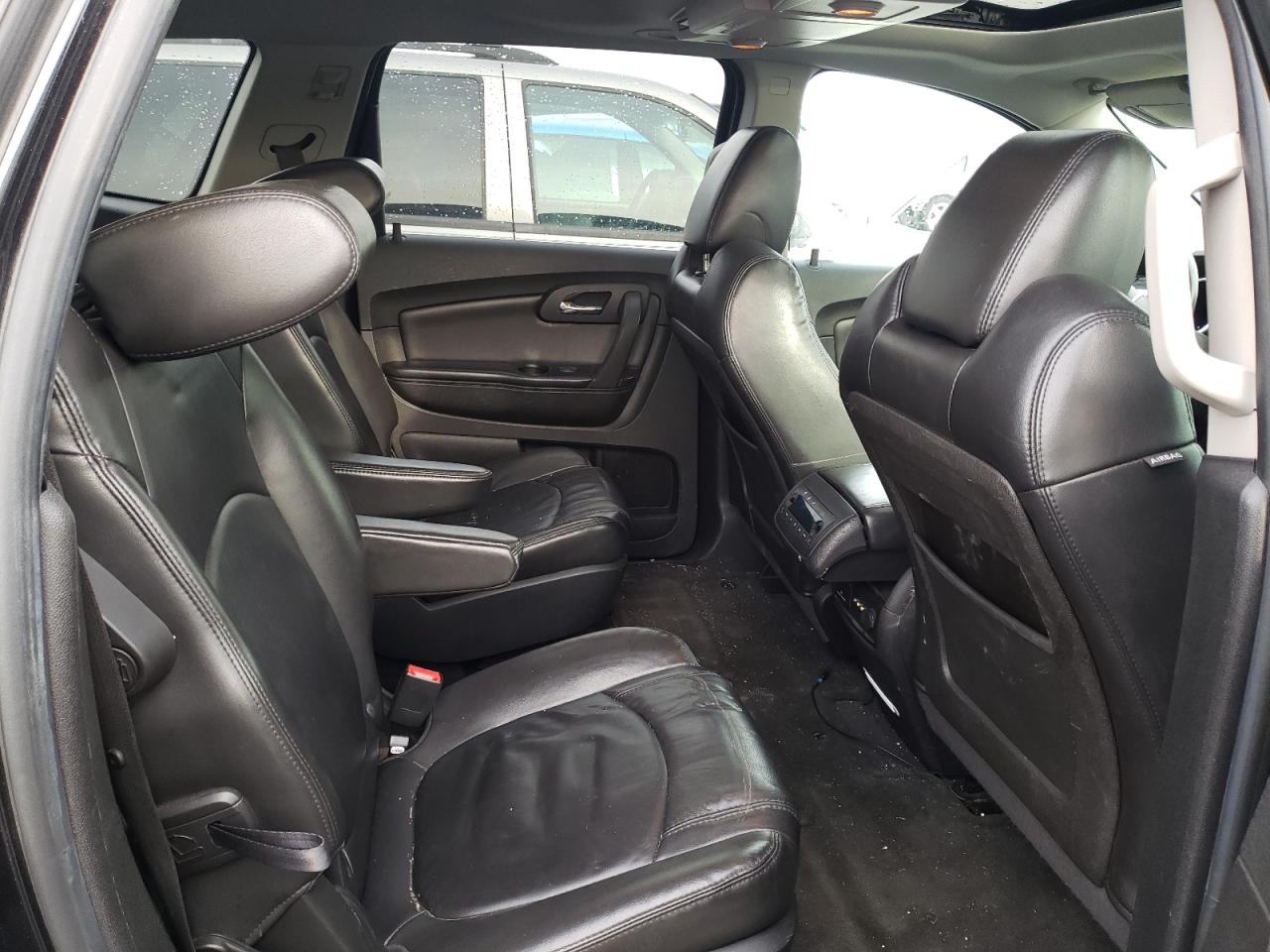 Photo 6 from auction – 2011 CHEVROLET TRAVERSE L with VIN 1GNKVJED9BJ174360