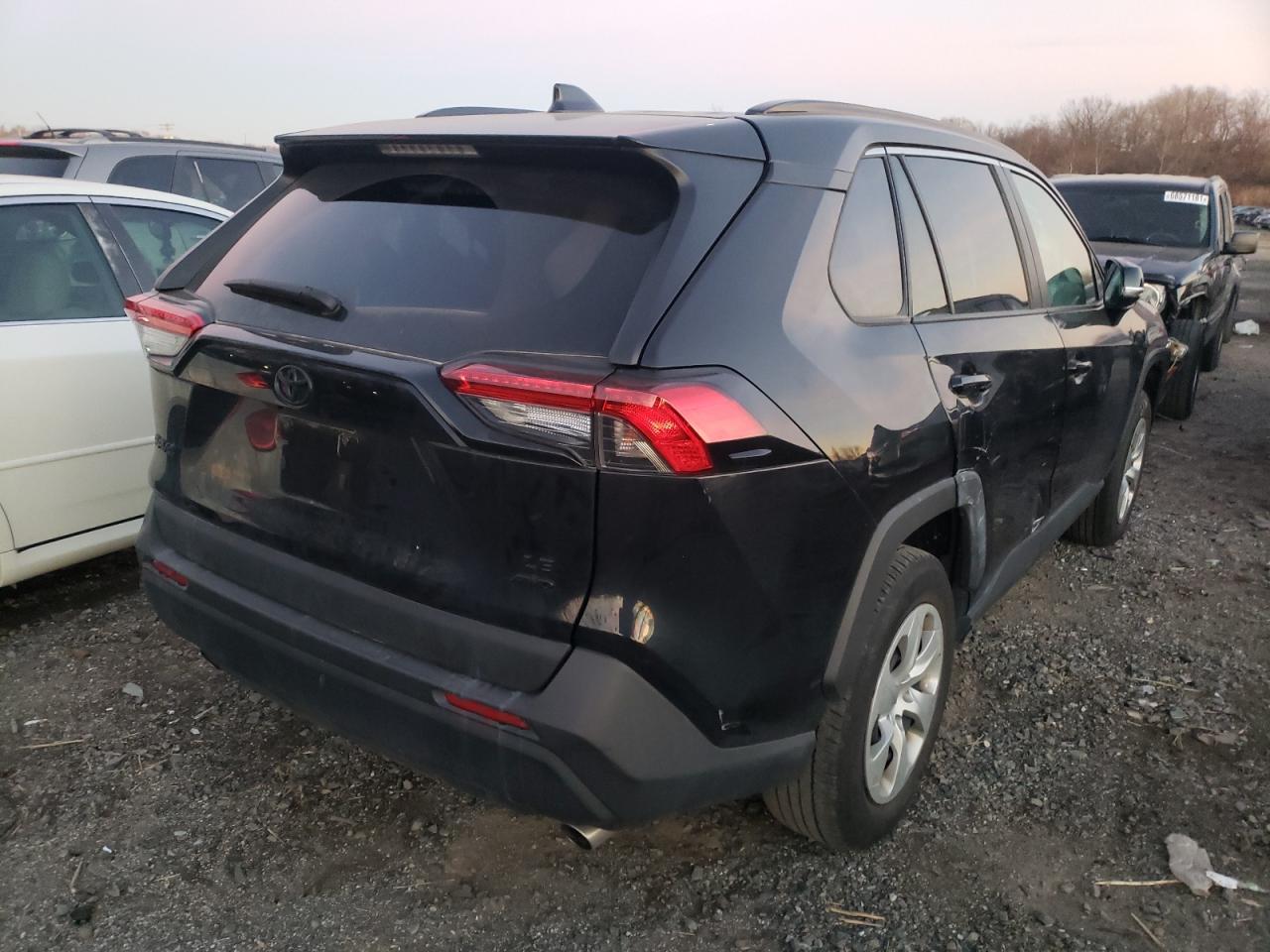 Photo 4 from auction – 2020 TOYOTA RAV4 LE with VIN 2T3G1RFVXLW111545