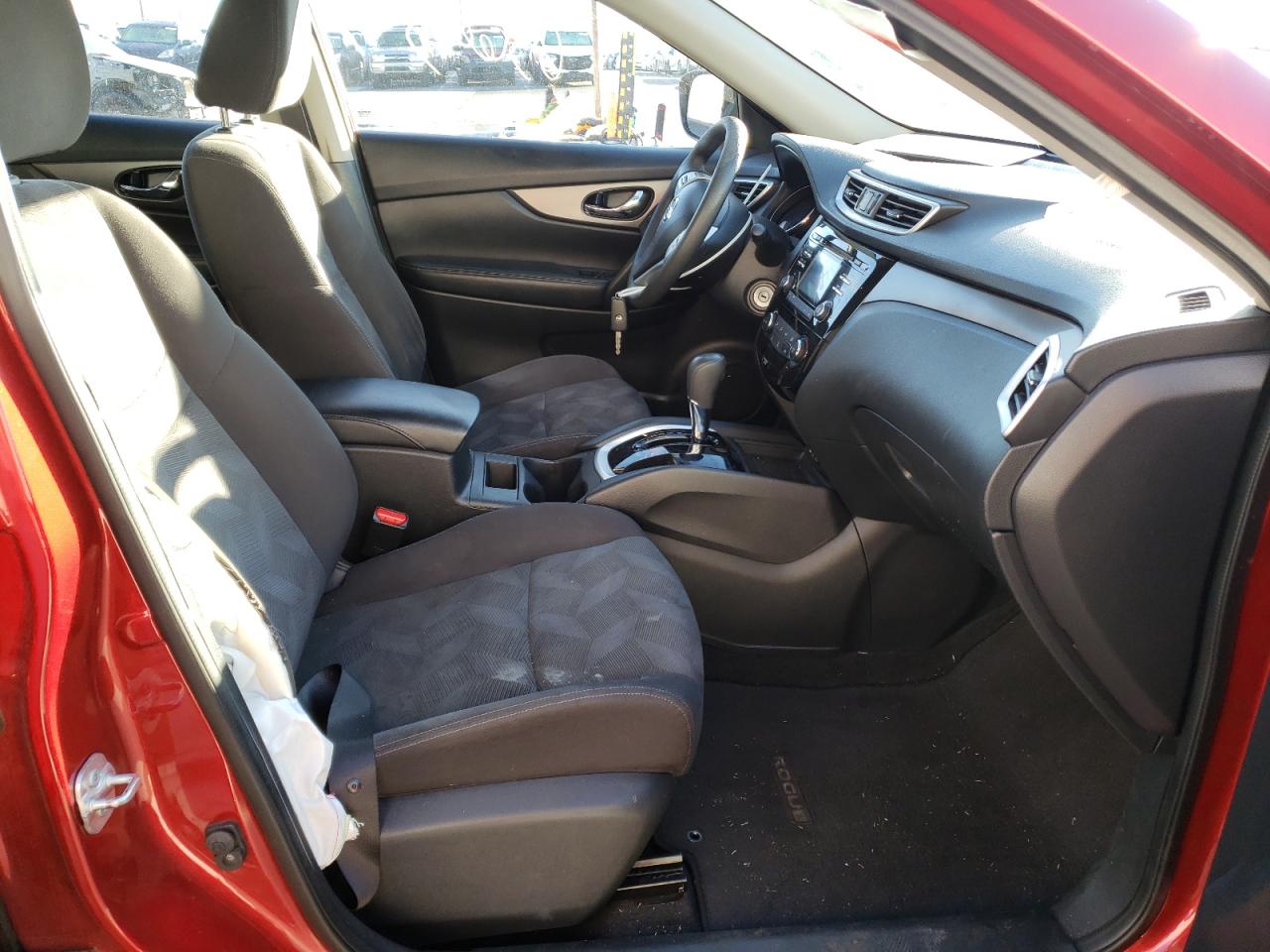 Photo 5 from auction – 2016 NISSAN ROGUE S with VIN KNMAT2MT1GP630171