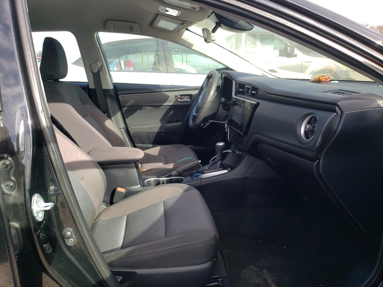 Photo 5 from auction – 2017 TOYOTA COROLLA L with VIN 2T1BURHE8HC848310