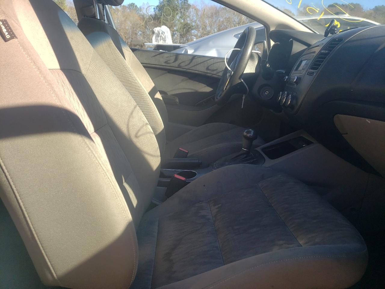 Photo 5 from auction – 2015 KIA FORTE LX with VIN KNAFK4A62F5404196