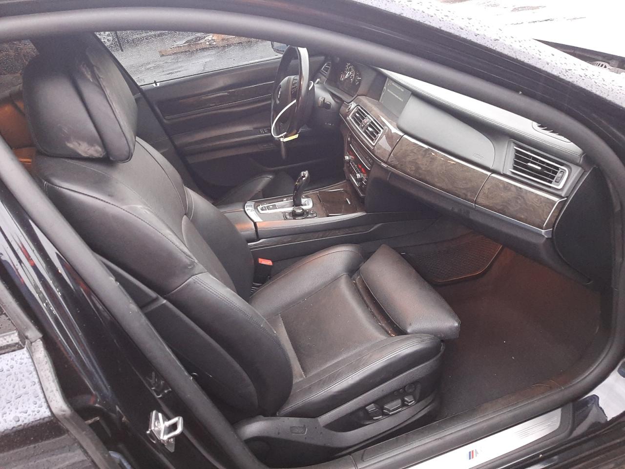 Photo 5 from auction – 2012 BMW 750 I with VIN WBAKA8C57CDX01382