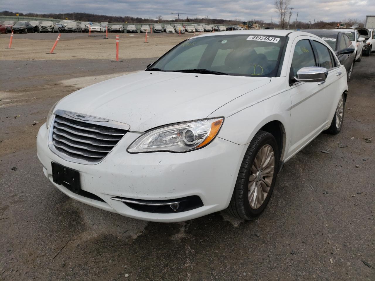 Photo 2 from auction – 2013 CHRYSLER 200 LIMITE with VIN 1C3CCBCG4DN747168
