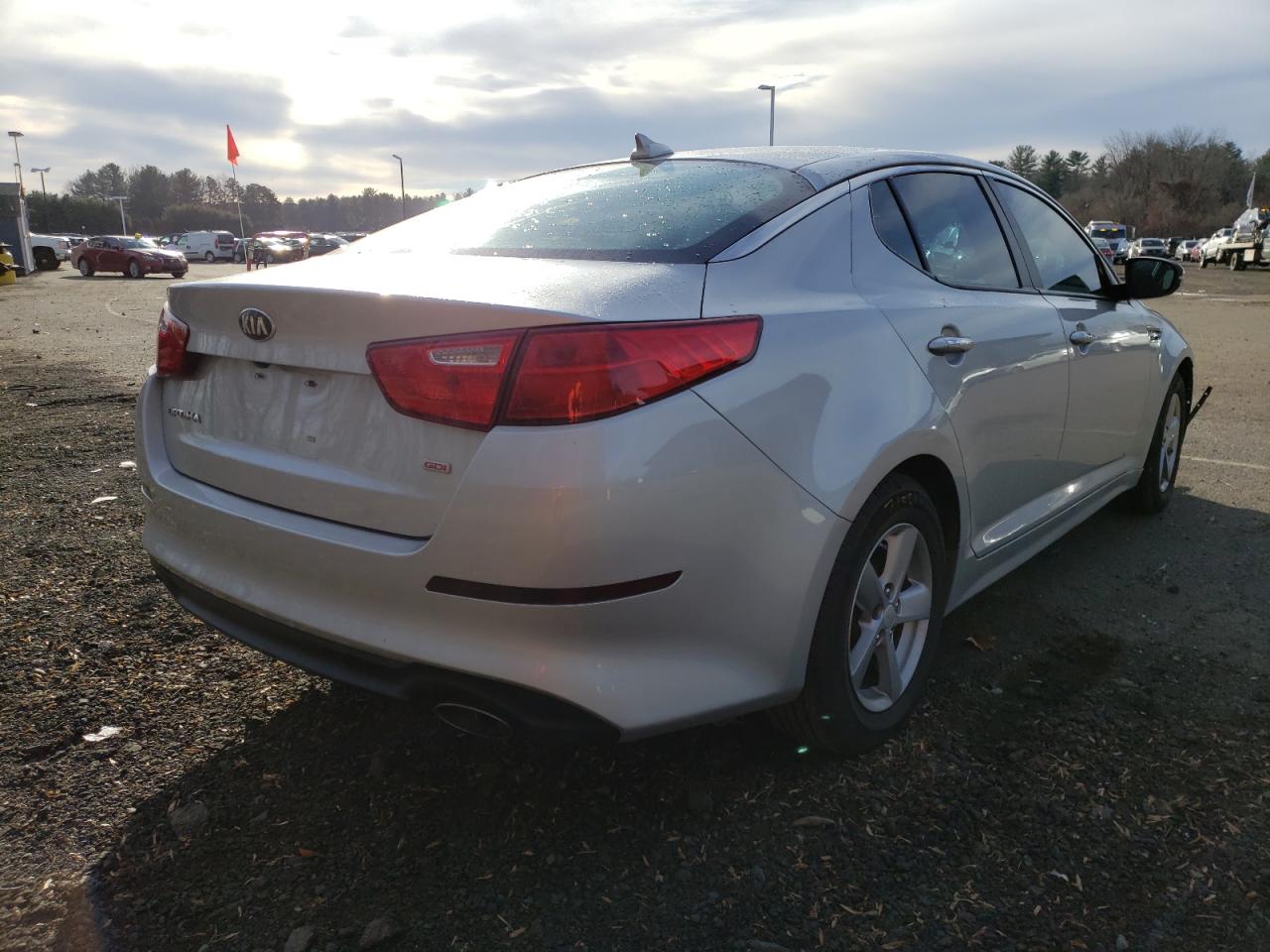 Photo 4 from auction – 2015 KIA OPTIMA LX with VIN 5XXGM4A77FG374599