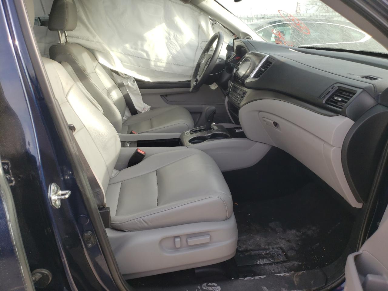 Photo 5 from auction – 2017 HONDA PILOT EXL with VIN 5FNYF6H55HB013716