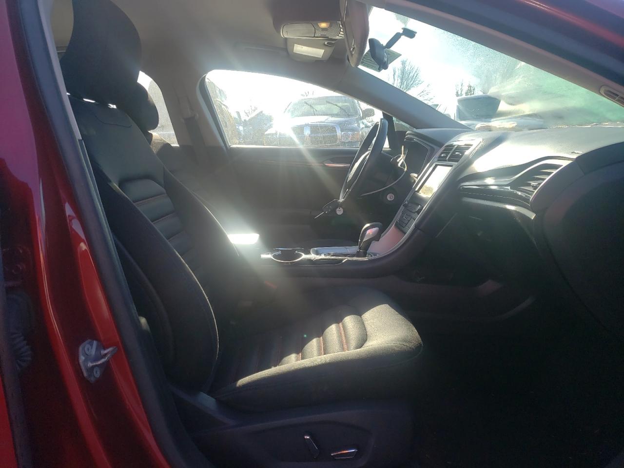 Photo 5 from auction – 2016 FORD FUSION SE with VIN 3FA6P0H73GR145167