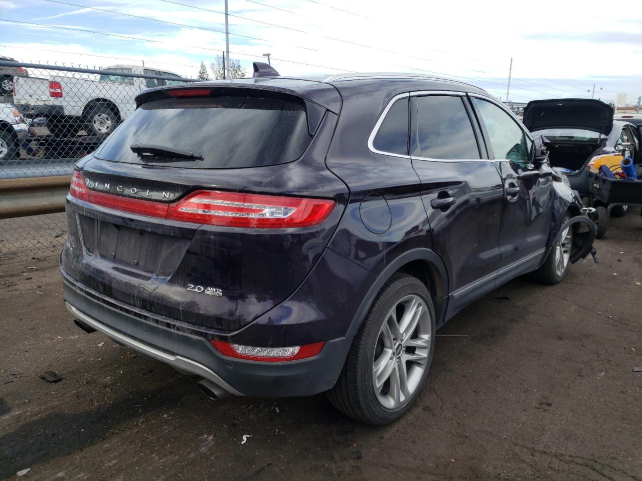 Photo 4 from auction – 2015 LINCOLN MKC with VIN 5LMCJ2A90FUJ32415