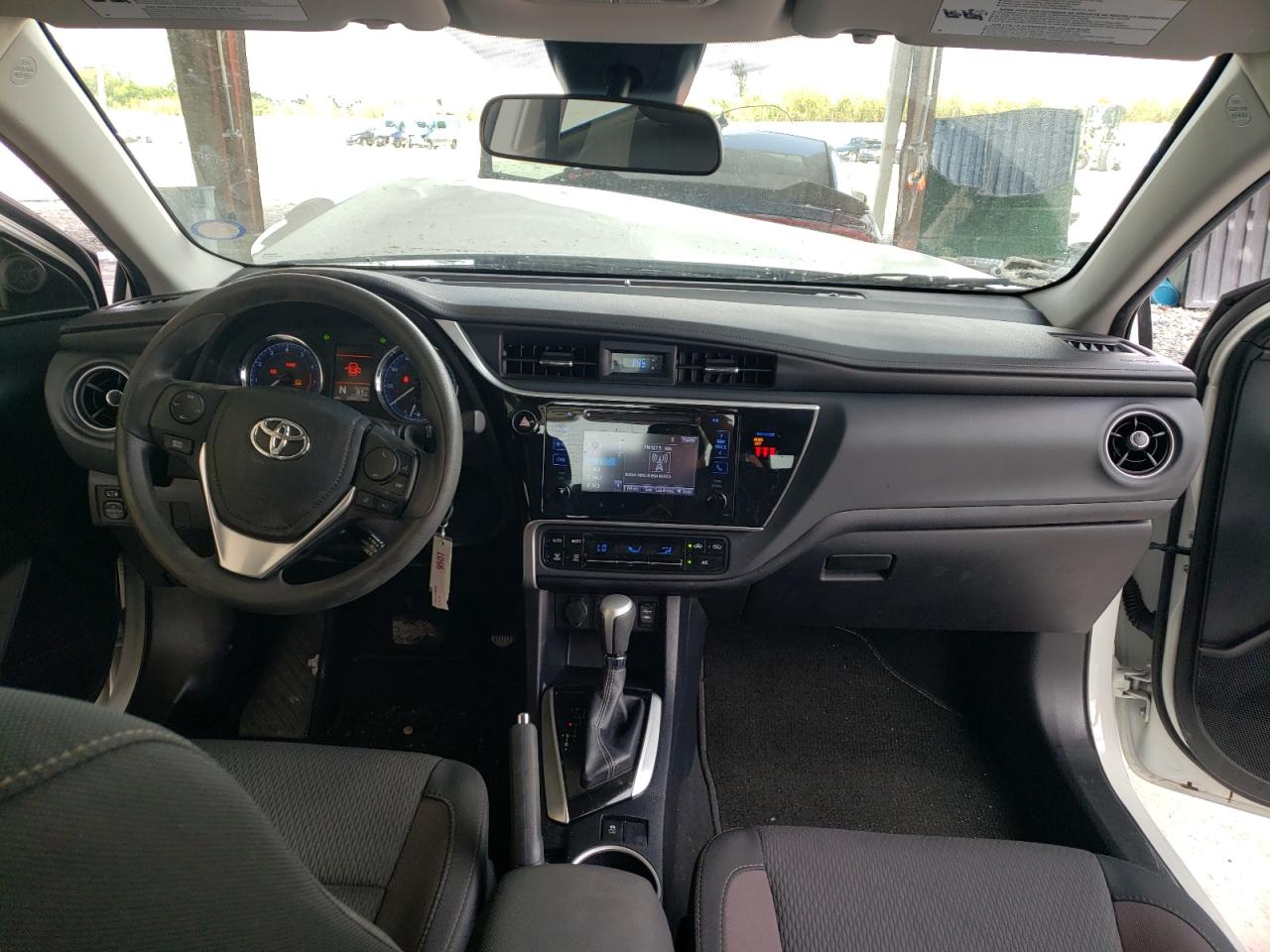 Photo 9 from auction – 2018 TOYOTA COROLLA L with VIN 2T1BURHE4JC060095