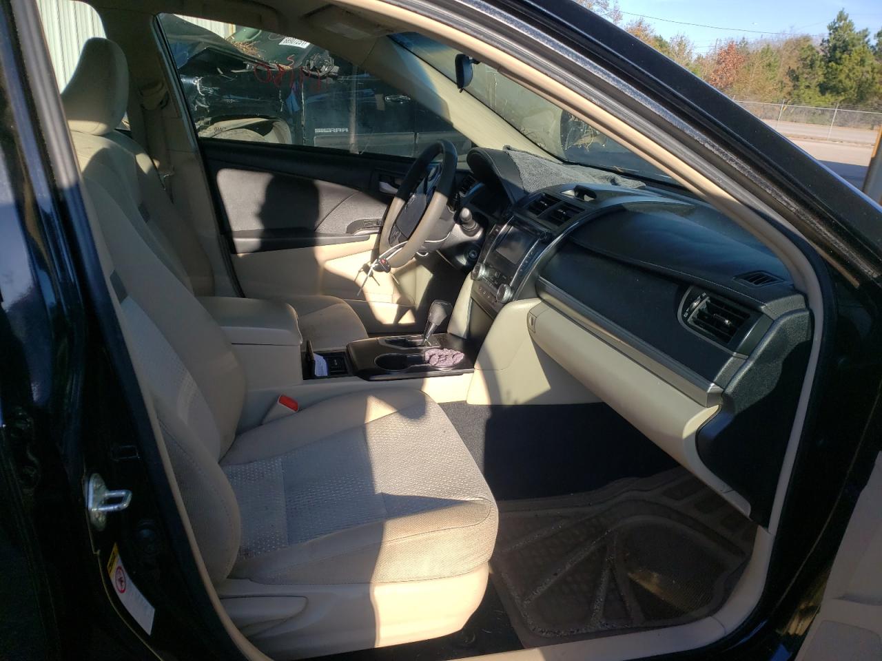 Photo 5 from auction – 2012 TOYOTA CAMRY BASE with VIN 4T1BF1FK6CU028948