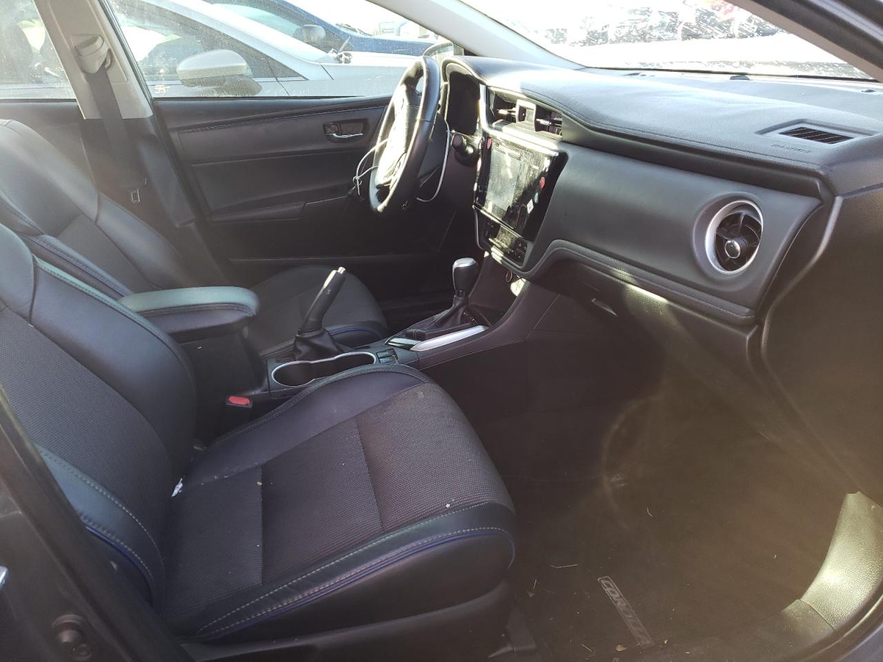 Photo 5 from auction – 2017 TOYOTA COROLLA L with VIN 2T1BURHEXHC899291