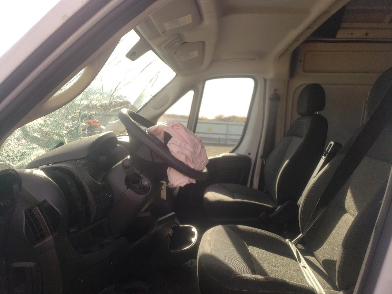 Photo 5 from auction – 2021 RAM PROMASTER with VIN 3C6MRVJG3ME529155