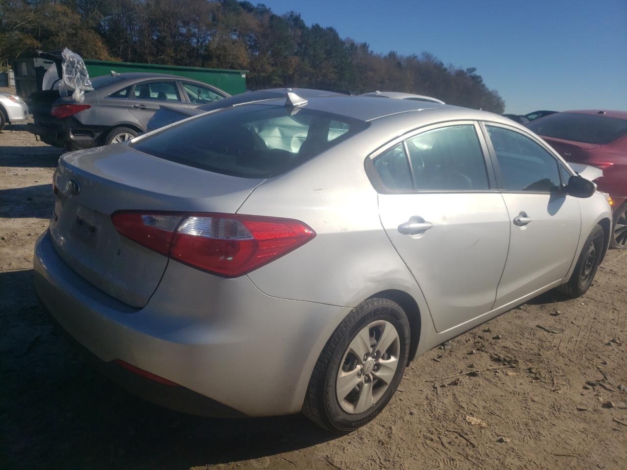 Photo 4 from auction – 2015 KIA FORTE LX with VIN KNAFK4A62F5404196