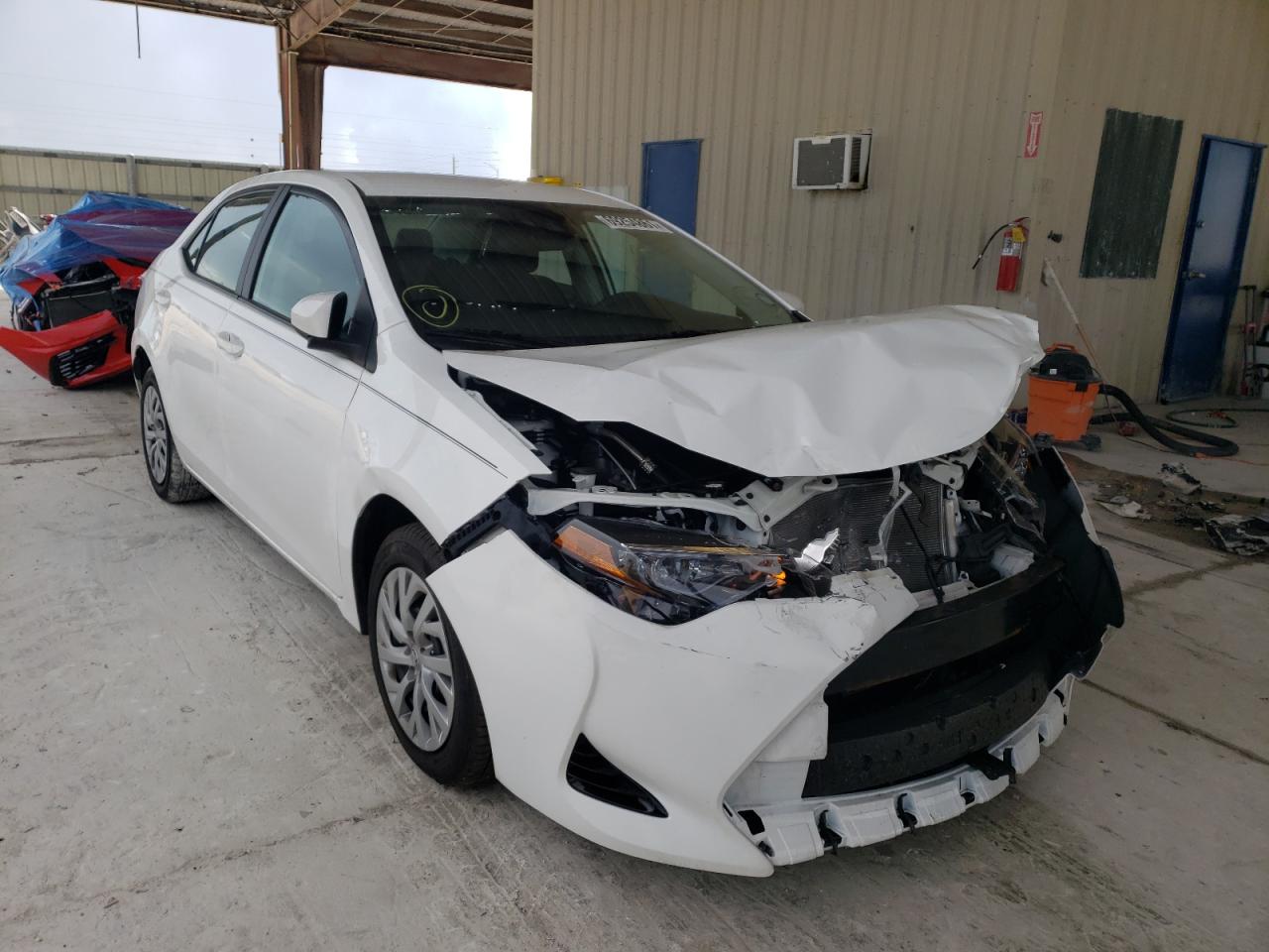 TOYOTA COROLLA L 2018 with VIN 2T1BURHE4JC060095 - Photo from auction