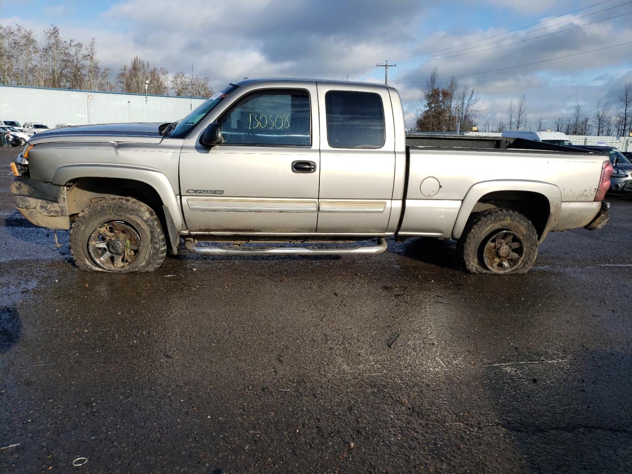 Photo 10 from auction – 2003 CHEVROLET SILVERADO with VIN 1GCHK29UX3E106185