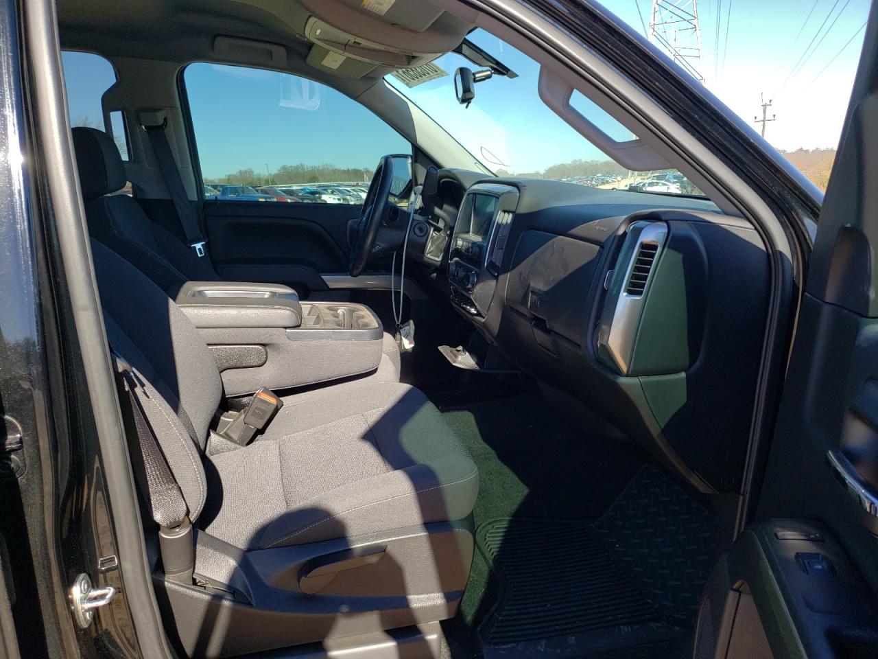 Photo 5 from auction – 2018 CHEVROLET SILVERADO with VIN 3GCPCREC9JG430801