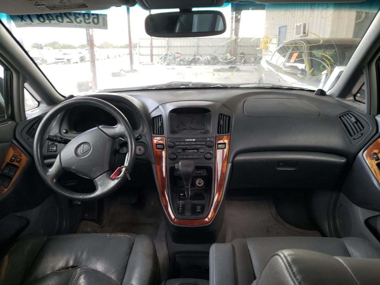 Photo 9 from auction – 1999 LEXUS RX 300 with VIN JT6HF10U5X0052347