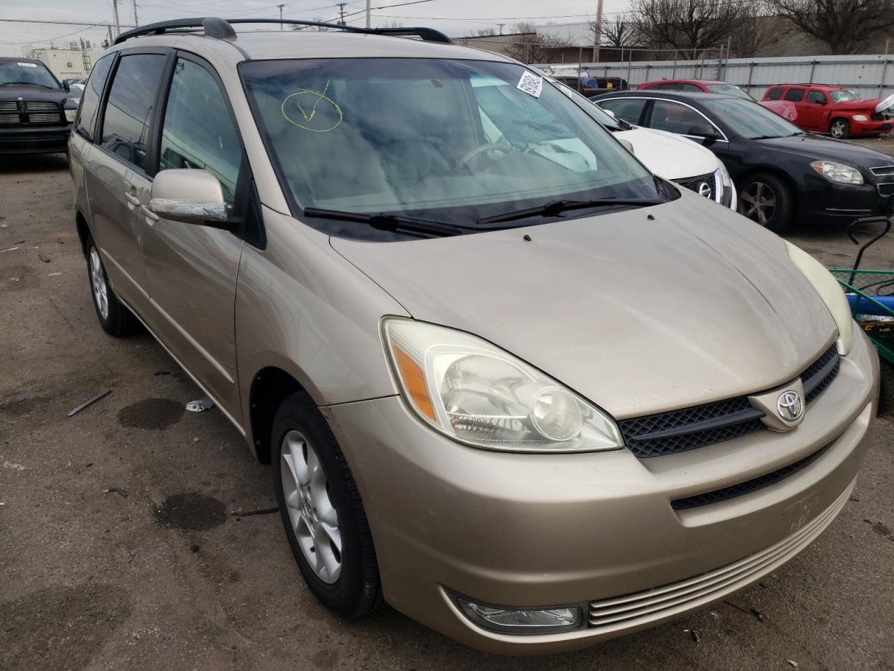 TOYOTA SIENNA XLE 2004 with VIN 5TDBA22C54S006842 - Photo from auction