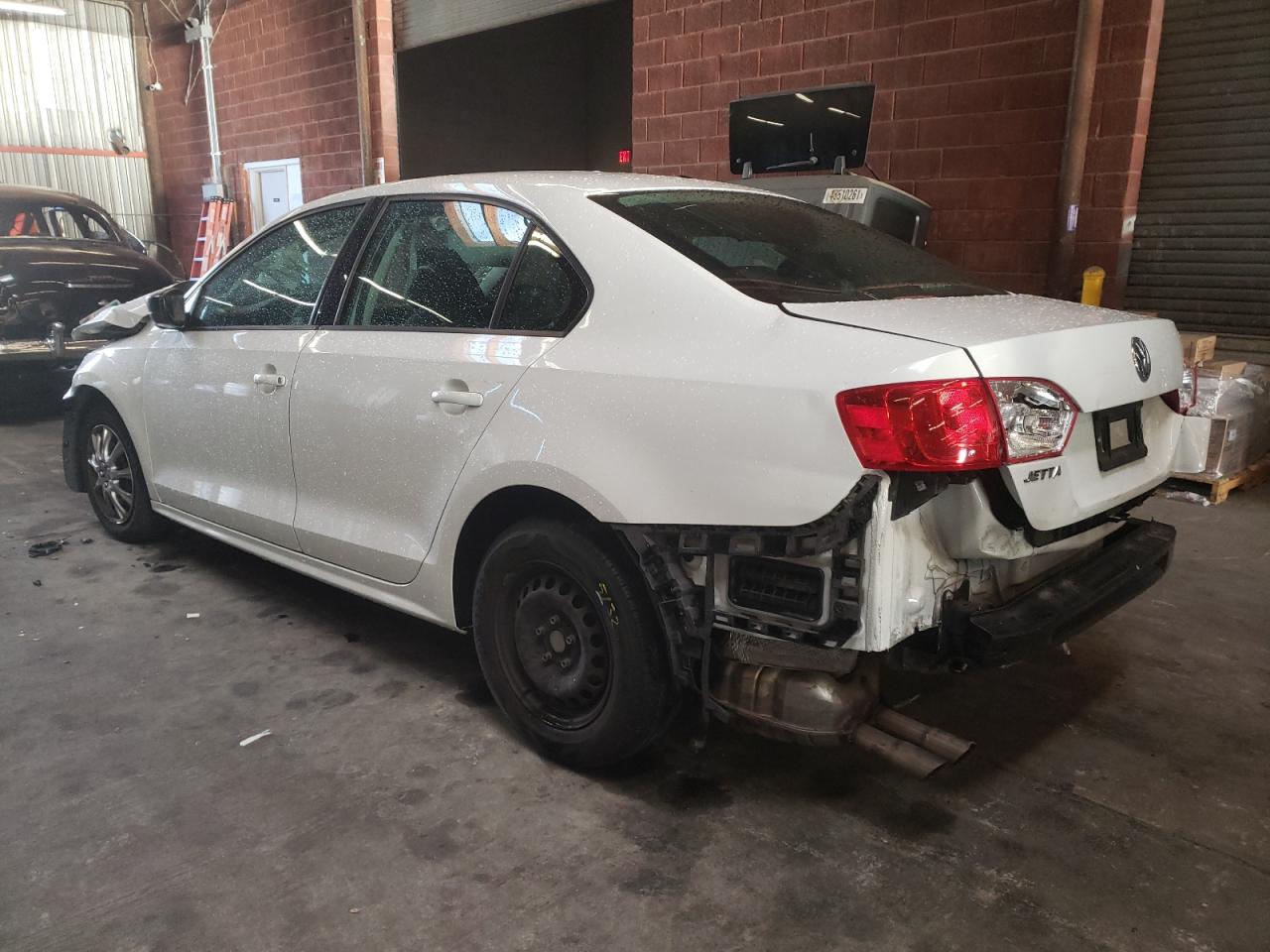 Photo 3 from auction – 2014 VOLKSWAGEN JETTA with VIN 3VW2K7AJXEM334217