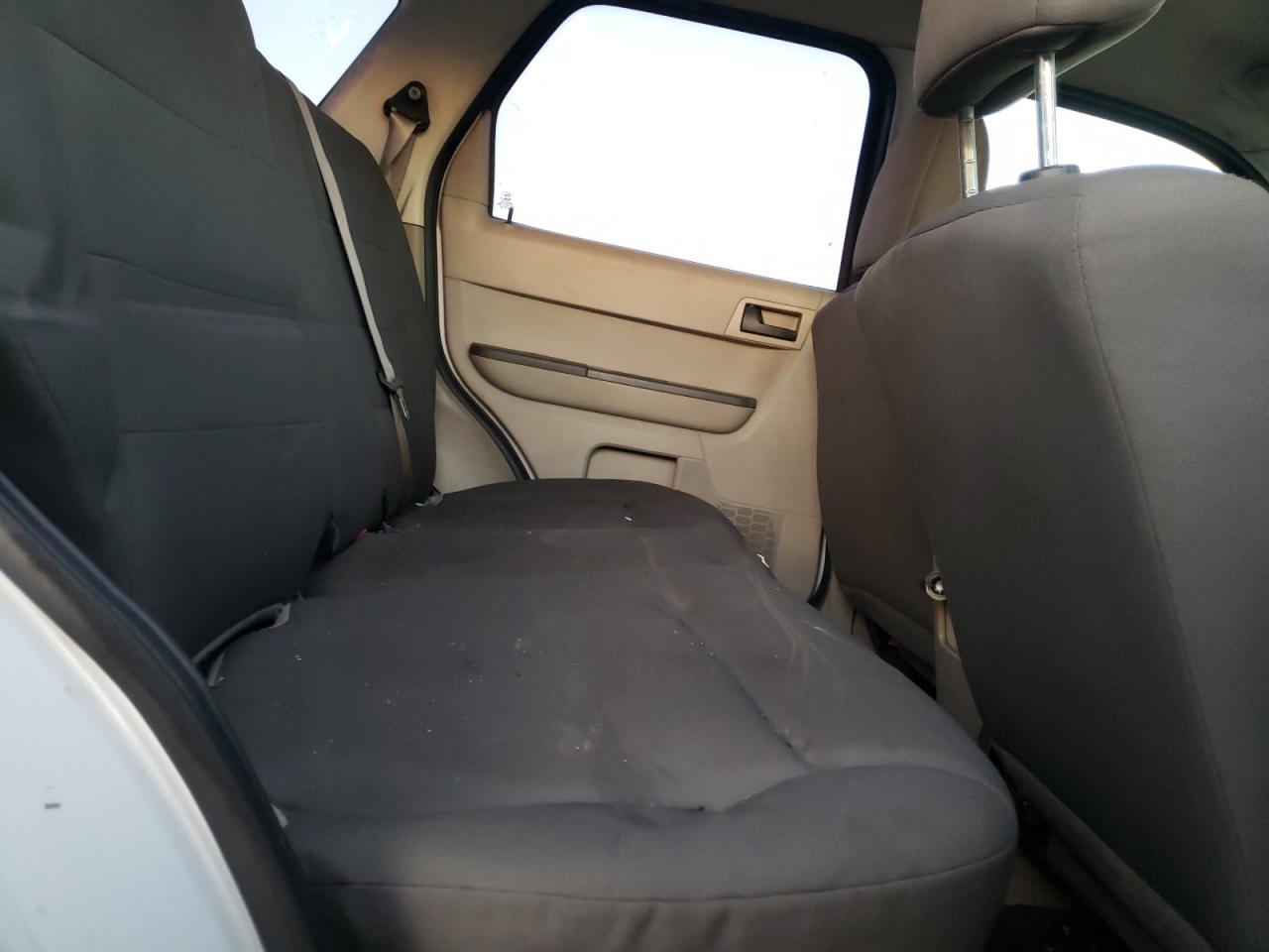 Photo 6 from auction – 2012 FORD ESCAPE XLS with VIN 1FMCU9C73CKB44385