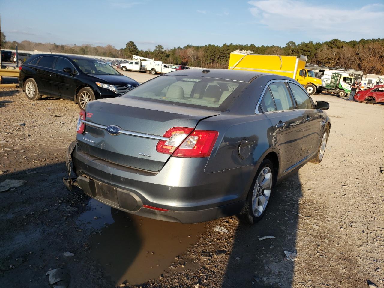 Photo 4 from auction – 2010 FORD TAURUS SEL with VIN 1FAHP2EW8AG131361