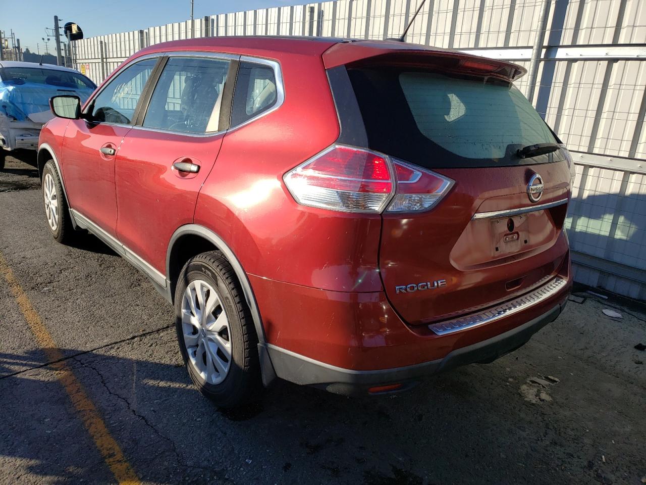 Photo 3 from auction – 2016 NISSAN ROGUE S with VIN KNMAT2MT1GP630171