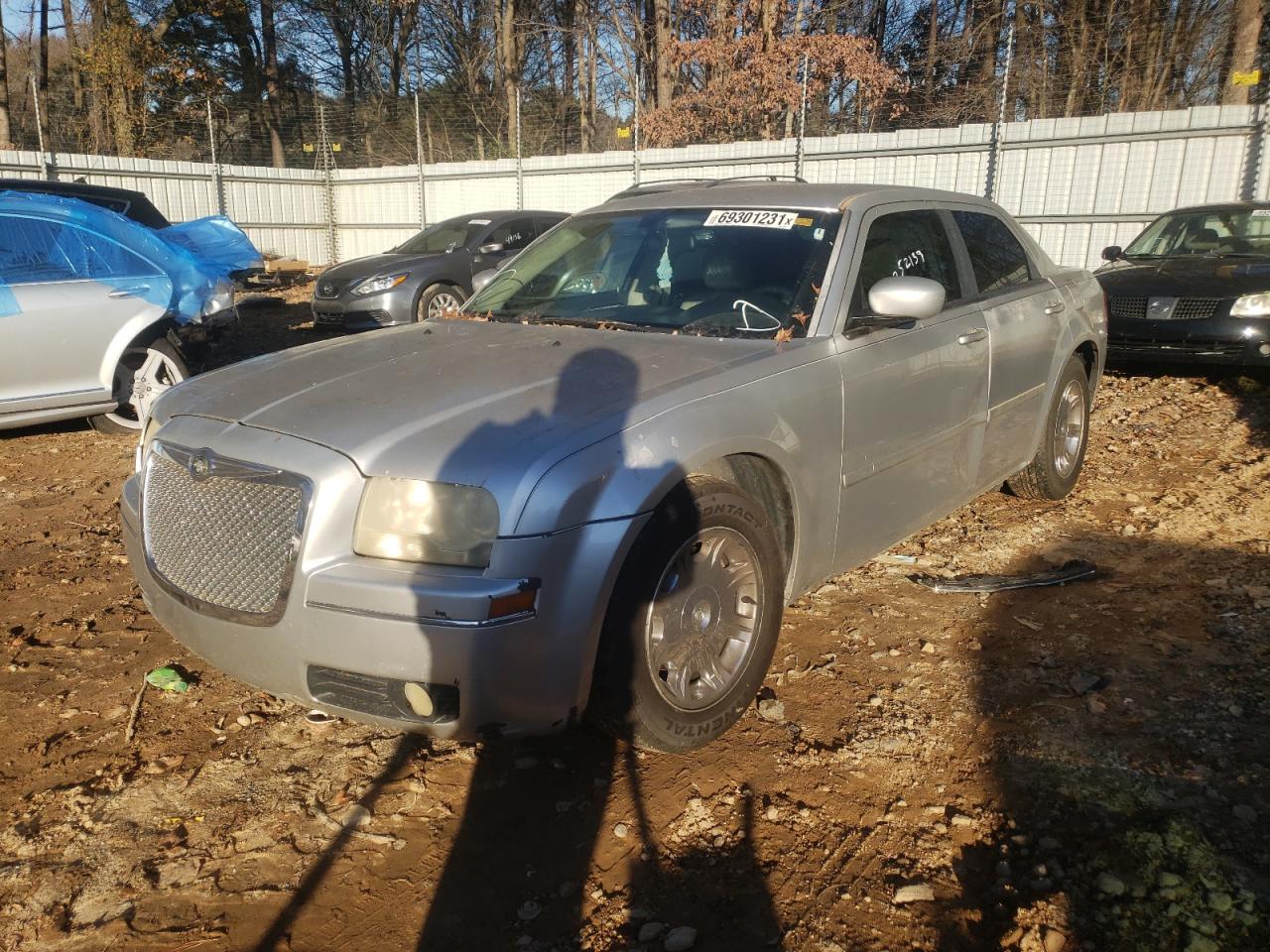 Photo 2 from auction – 2005 CHRYSLER 300 TOURIN with VIN 2C3AA53G95H679118