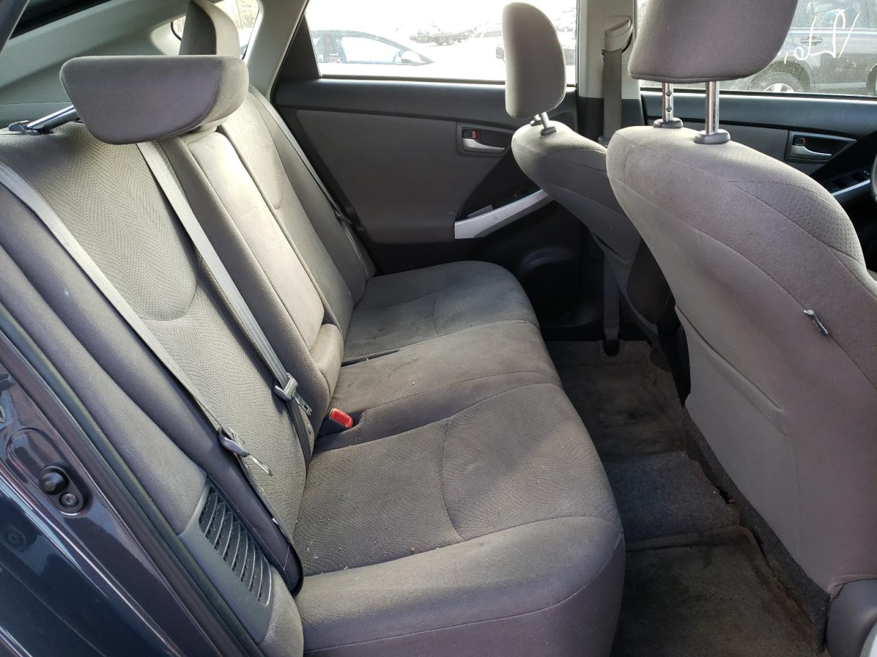 Photo 6 from auction – 2015 TOYOTA PRIUS with VIN JTDKN3DU5F0440863