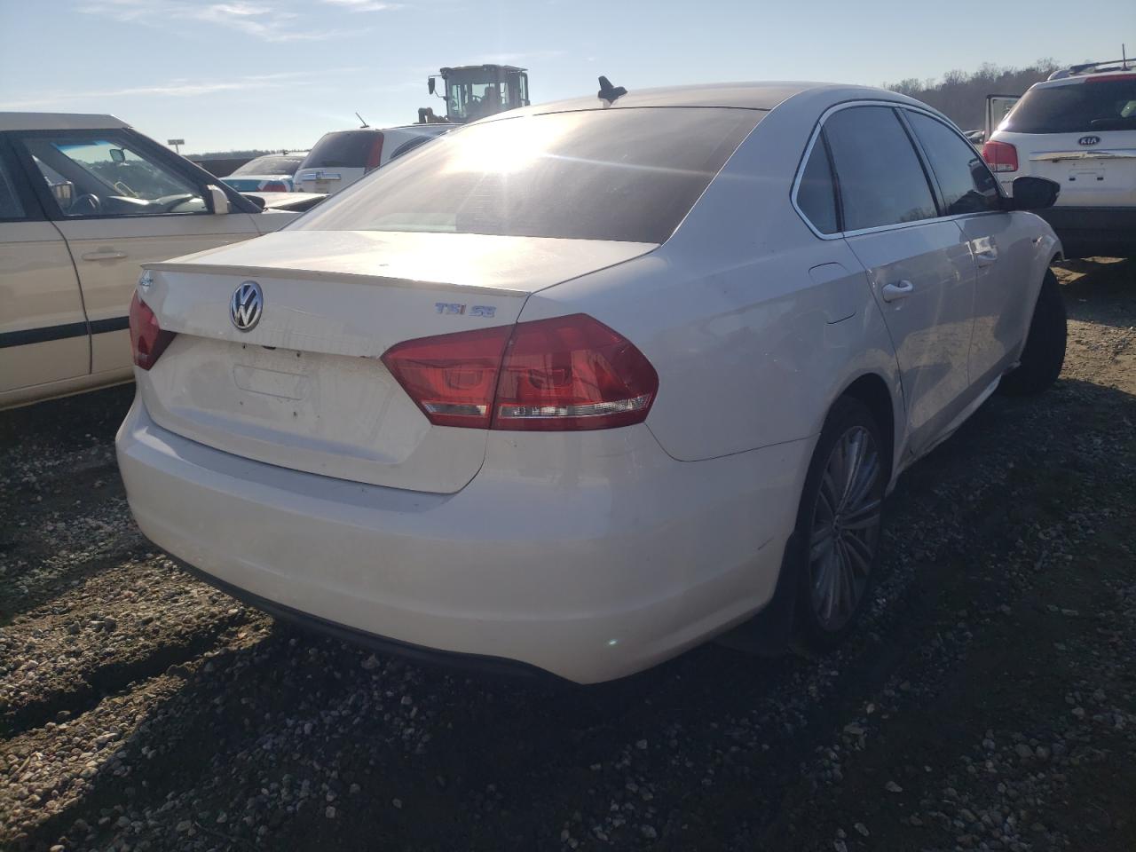 Photo 4 from auction – 2015 VOLKSWAGEN PASSAT SE with VIN 1VWBT7A32FC029831