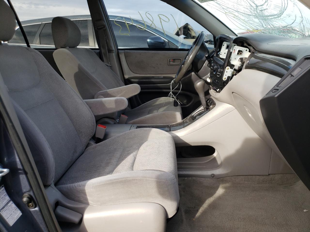 Photo 5 from auction – 2003 TOYOTA HIGHLANDER with VIN JTEHF21A430103247